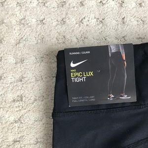 NWT Nike Epic Lux Dri-Fit Power pants. Size M